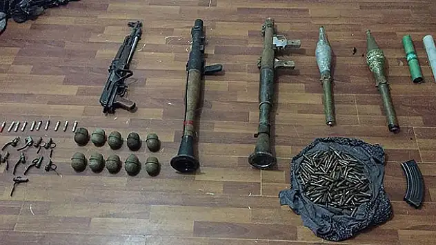 Hakkari'de çok sayıda silah ve mühimmat ele geçirildi