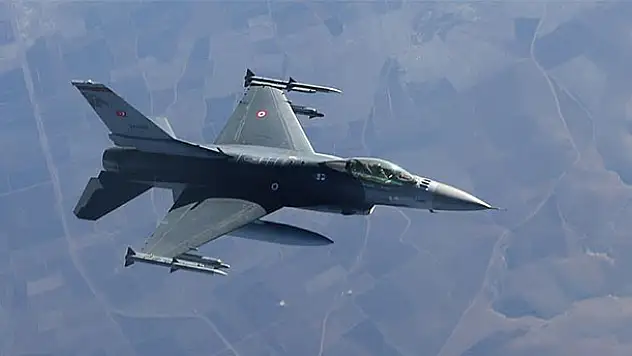 Hakkari'de PKK mağaralarına hava operasyonu