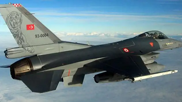 Hakkari'de savaş uçakları hareketlendi