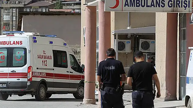 Hakkari'deki terör saldırısında yaralanan asker hastanede şehit oldu