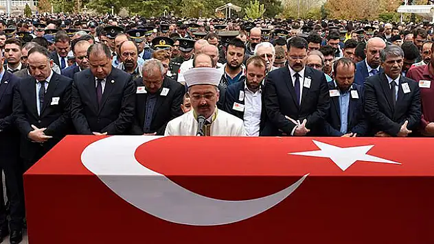 Hakkari şehitleri son yolculuğuna uğurlandı