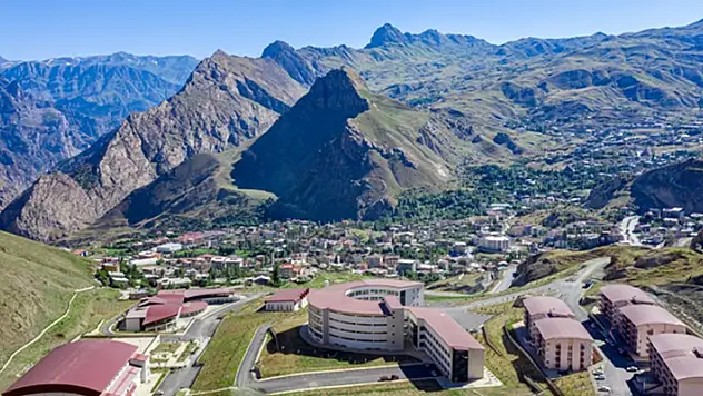 Hakkari Üniversitesi 20 öğretim üyesi alacak
