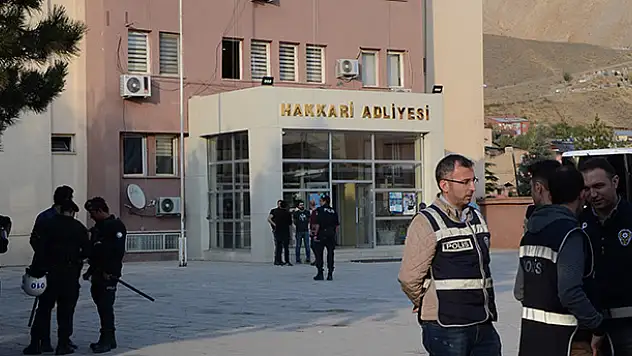 Hakkari ve Yüksekova belediye başkanları tutuklandı