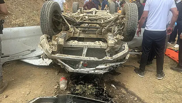 Hakkari'de trafik kazası: 3 ağır yaralı