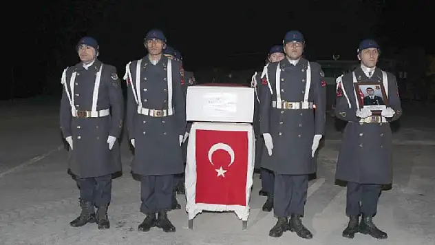 Hakkari'den acı haber! Bir asker şehit oldu
