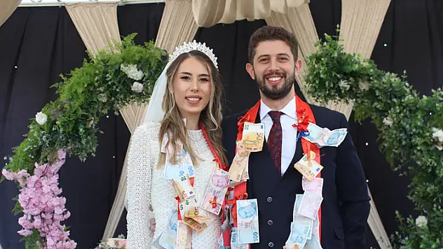 Halaç ve Altunyaldız ailelerinin mutlu günü