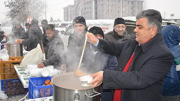 Halep'e Yardım Konvoyu Ereğli'de karşılandı