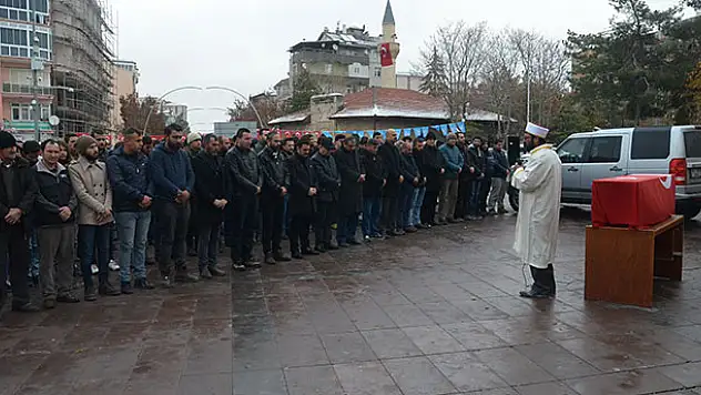 Halep'te hayatını kaybeden siviller için gıyabi cenaze namazı