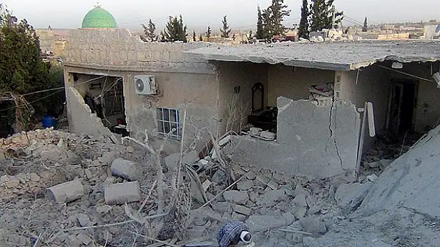 Halep'te sivil yerleşim yerine saldırı: 45 ölü
