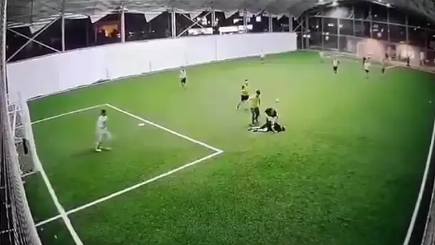 Halı sahada aniden fenalaşan adam hayatını kaybetti