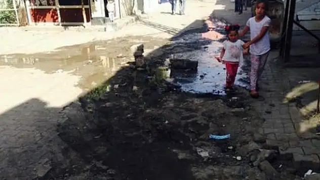 Halk mağdur! PKK su borusunu patlattı