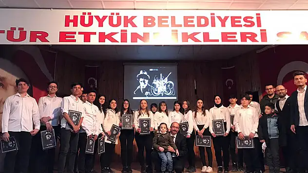 Halk ozanı Aşık Veysel, vefat yıldönümünde Hüyük'te anıldı
