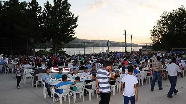 Halkapınar Belediyesinden iftar programı