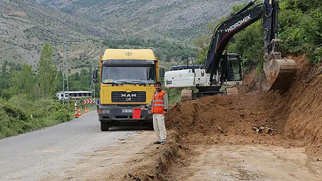 Halkapınar'da yol genişletme çalışması