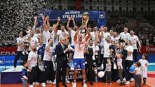 Halkbank 10. şampiyonluğuna ulaştı

