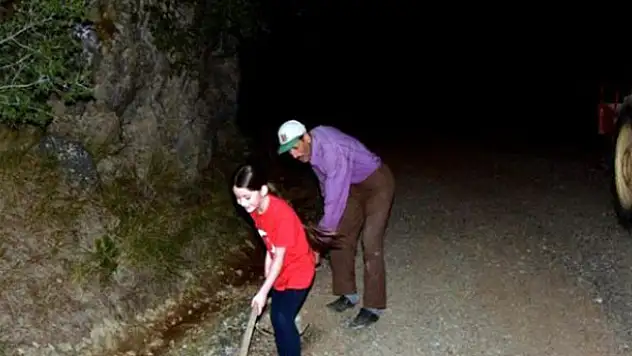 Haluk Levent, kızı için yol yapan babanın imdadına yetişti