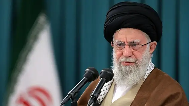 Hamaney, ABD ordusunun İranlı gençlerin cesareti karşısında yenilgiye uğradığını öne sürdü