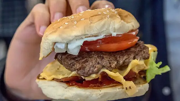 Hamburgerlerde fare ve insan DNA'sı bulundu