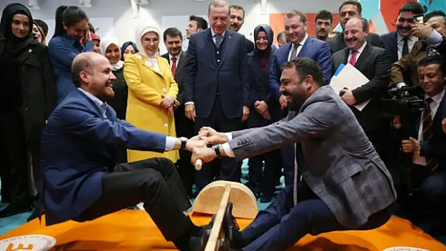 Hamza Yerlikaya ile Bilal Erdoğan mas güreşi yaptı