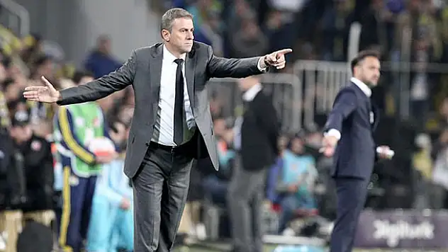 Hamzaoğlu Galatasaray'ın başında 50. maçına çıkıyor