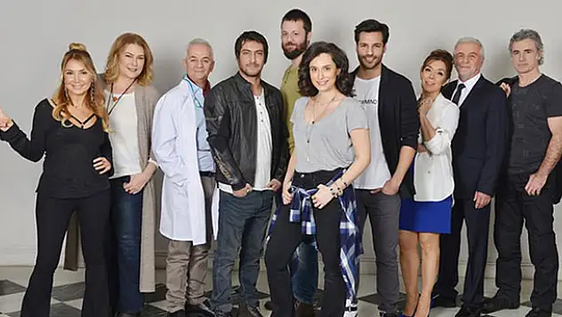 Hande Doğandemir ve Serkan Çayoğlu aynı dizide buluştu