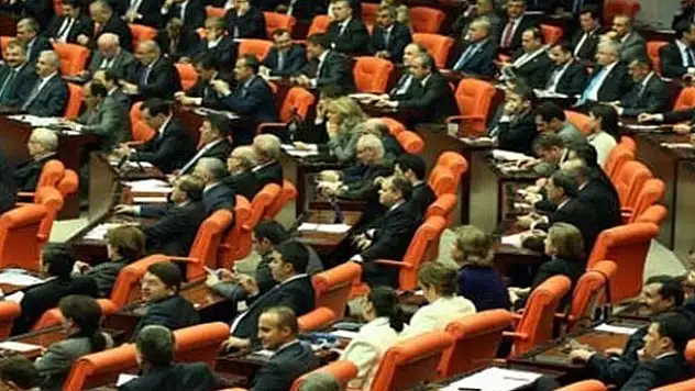 Hangi parti kimi aday gösterecek?