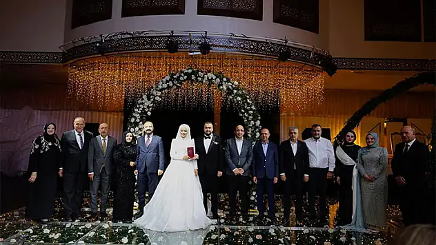 Hanife Nur ve İzzet Can mutluluğa 'evet' dedi