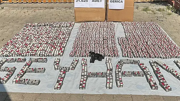 Hapisteki kardeşinin aracını uyuşturucu deposu yaptı: 31 bin 625 hap ele geçirildi