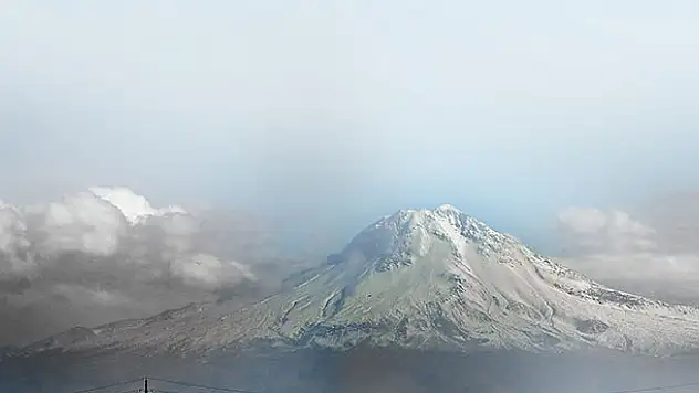 Hasan Dağı karla kaplandı