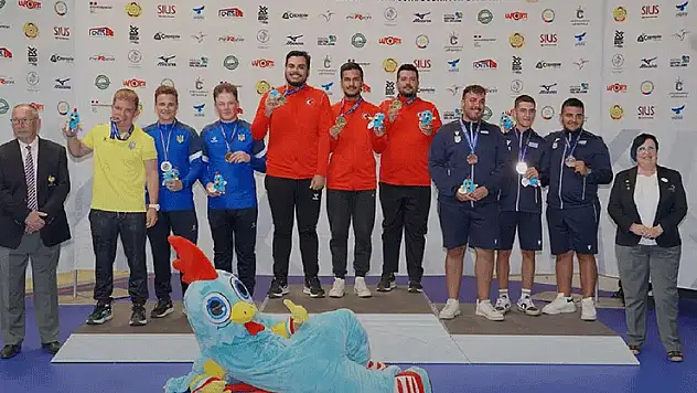 Hasan Kılca, Avrupa Şampiyonu olan milli sporcu Ahmet Baran'ı tebrik etti
