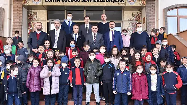 Hasan Kılca: Eğitimin, eğitimcinin ve öğrencinin yanındayız
