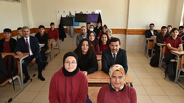 Hasan Kılca'nın okul ziyaretleri sürüyor