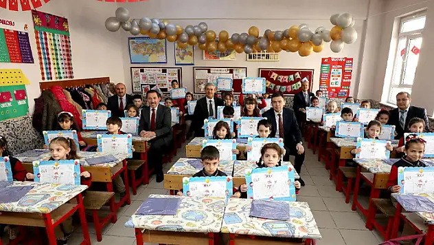 Hasan Kılca, öğrencilerin karne heyecanına ortak oldu 