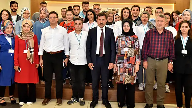 Hasan Kılca stajyerlerle buluştu