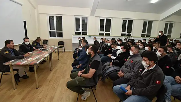 Hasan Kılca ve Mustafa Kavuş, 'Çalışan Gençlik' ile buluştu
