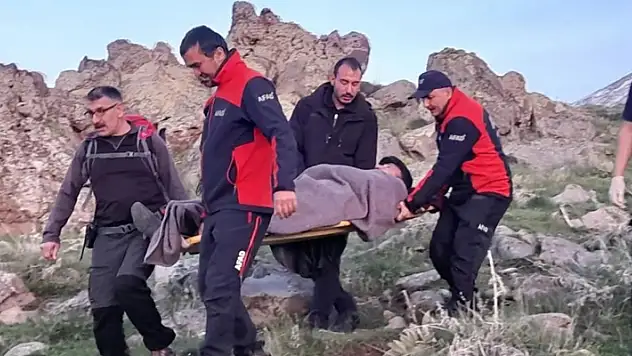 Hasandağı'nda yaralanıp mahsur kalan Kıbrıs Gazisini AFAD ve UMKE kurtardı

