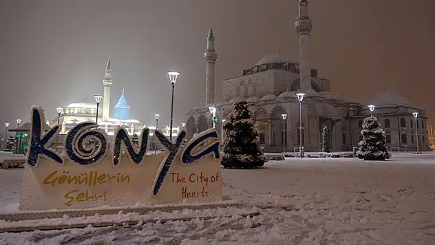 Hasret kalmıştık! Konya'da kar kalınlığı 22 santimetreye ulaştı