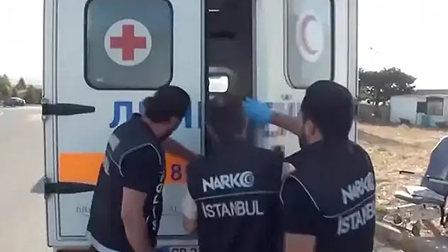 Hasta nakil aracıyla Türkiye'ye uyuşturucu sokmaya çalışanlar yakalandı
