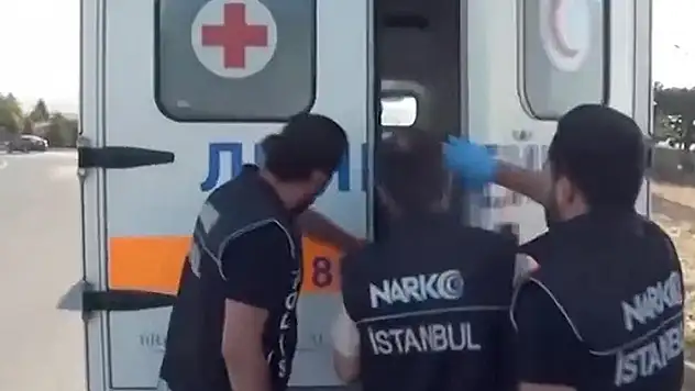Hasta nakil aracıyla Türkiye'ye uyuşturucu sokmaya çalışanlar yakalandı
