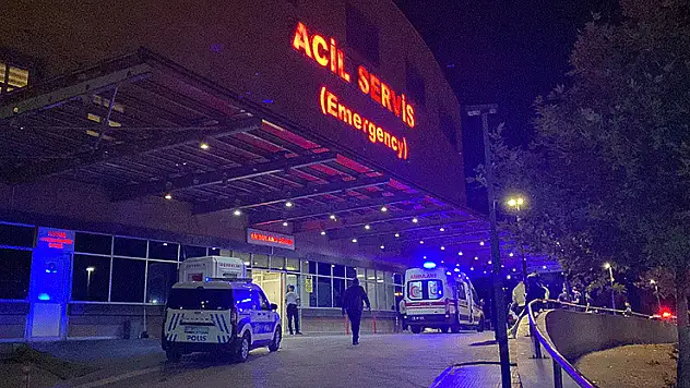 Hastanede bıçaklı kavga: 1 yaralı