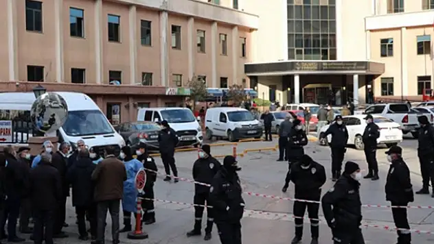 Hastanede çıkan yangında hayatını kaybedenlerin sayısı 10'a yükseldi