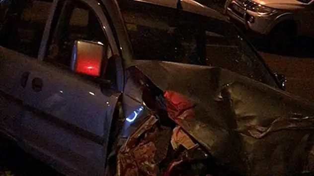 Hastaneye yetişmeye çalışırken kazada can verdiler
