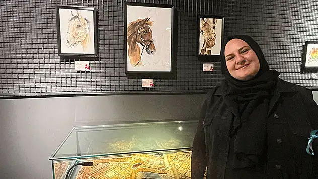 Hat Sanatçısı Sözer: Sulu boya tekniğinde de iddialı