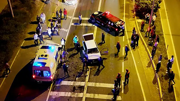 Hatalı sollama kazaya neden oldu: 3 ağır yaralı
