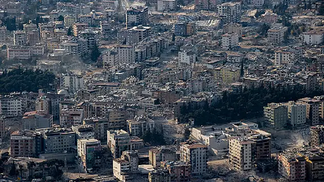 Hatay'da 173 binanın enkazı kaldırılacak

