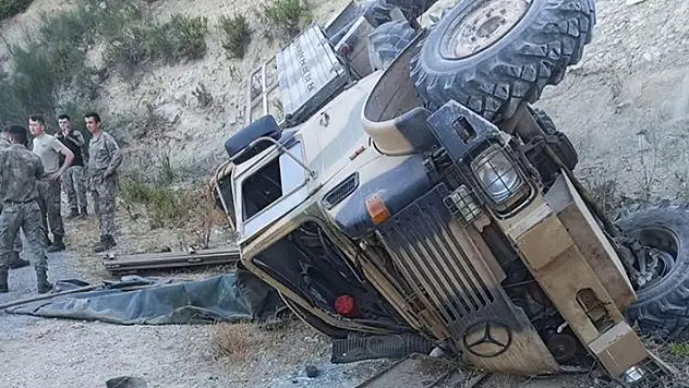 Hatay'da askeri araç devrildi: 4 yaralı
