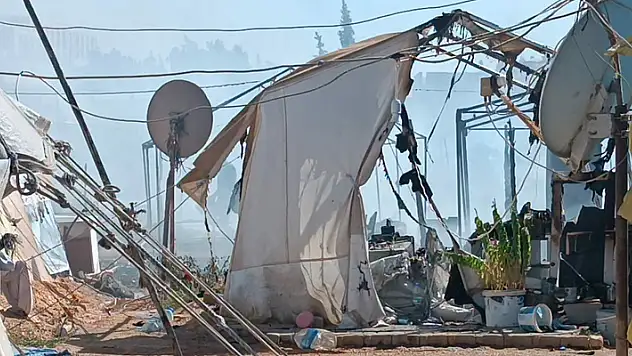 Hatay'da çadırkentte yangın 50 çadır yandı