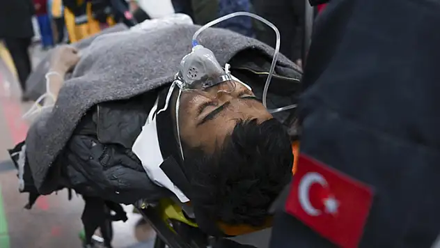 Hatay'da enkaz altında kalan iki kişi depremin 261. saatinde kurtarıldı
