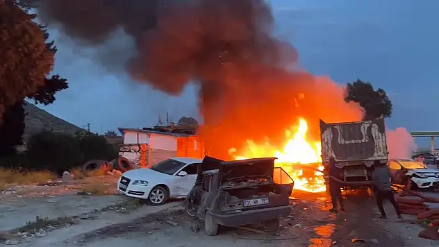 Hatay'da kamyon 11 araca çarparak durabildi: 12 ölü, 31 yaralı