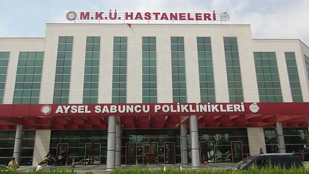 Hatay'da otomobille çöp kamyonu arasına sıkışan temizlik işçisi öldü! 